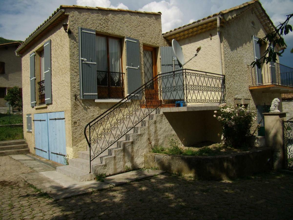 Вилла Comme Chez Vous Bayons Экстерьер фото